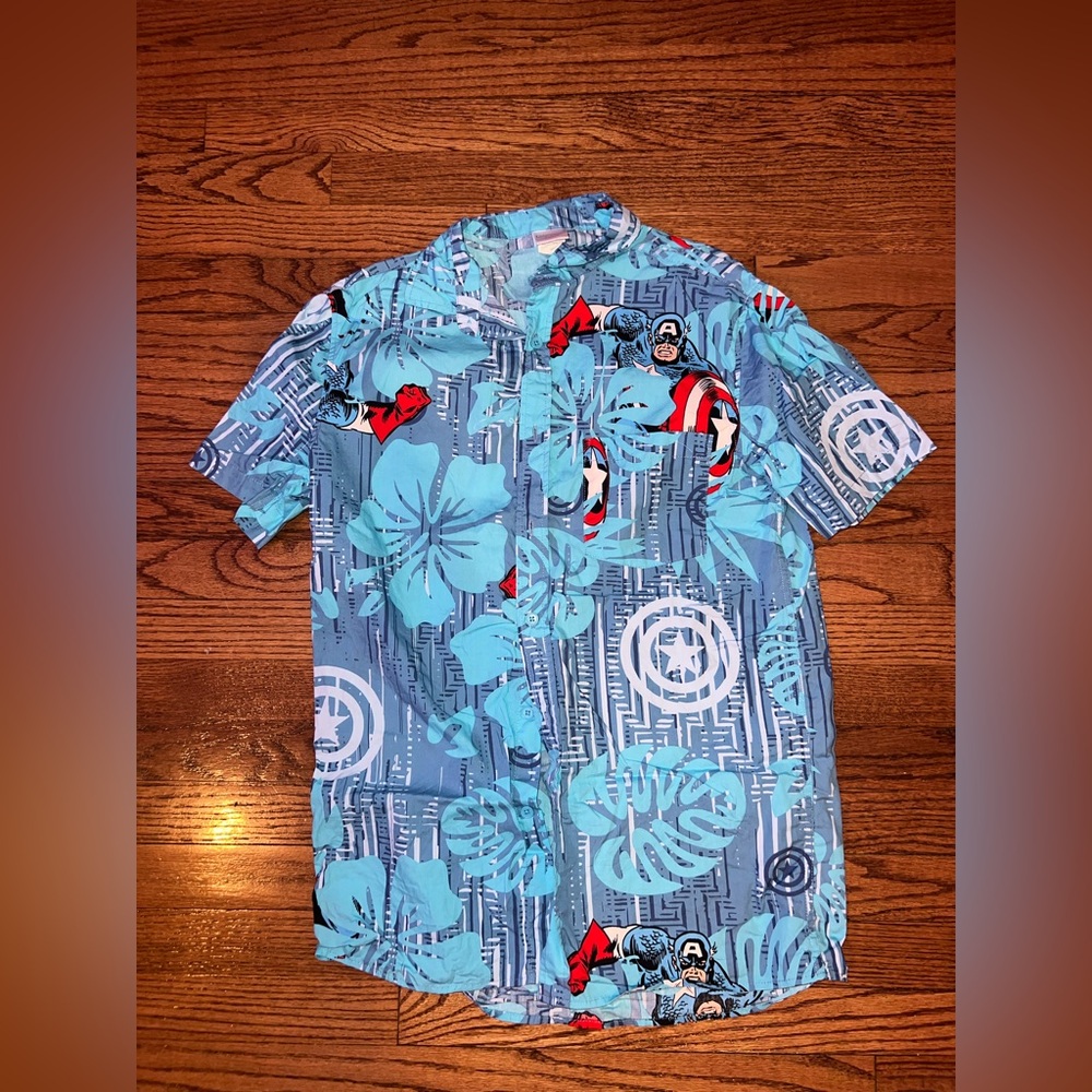 Captain America, Marvel button down shirt men’s size small